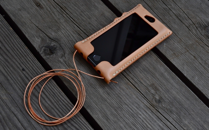 iphone5s_leather _cover_sm3.JPG