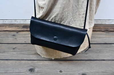 leather pouch_sm5.JPG